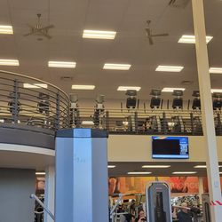 LA Fitness - Inside