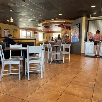 Raising Cane's Chicken Fingers - people in a restaurant - Fast Food Near Me - Tempe, Arizona