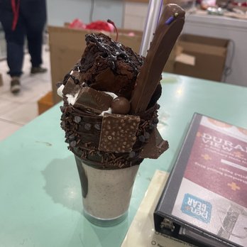 San Jose Candy Kitchen - Chocolate extreme milkshake with cookies and cream ice cream - Ice Cream & Frozen Yogurt Near Me - San Jose, California San Jose Candy Kitchen - Chocolate extreme milkshake with cookies and cream ice cream - Ice Cream & Frozen Yogurt Near Me - San Jose, California