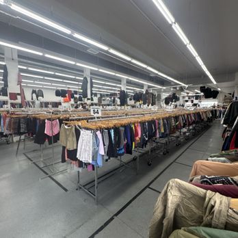 PUBLIC ESTRELLAS - Thrift Stores Near Me - Los Angeles, California PUBLIC ESTRELLAS - Thrift Stores Near Me - Los Angeles, California
