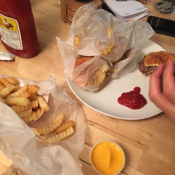 White Manna - Double cheeseburgers + cheese fries - Burgers Near Me - Hackensack, New Jersey White Manna - Double cheeseburgers + cheese fries - Burgers Near Me - Hackensack, New Jersey