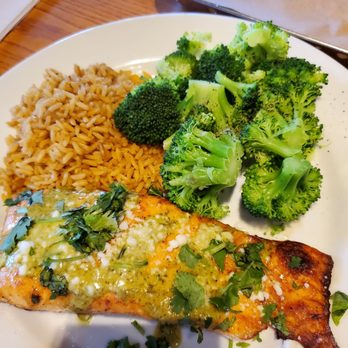 Chili's - Salmon - Bars Near Me - Paramus, New Jersey