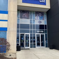 Canlan Sports - Entrance