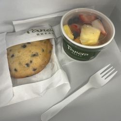 Panera Bread - Muffins & fruits breakfast box
