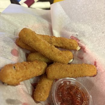 Gopher Bar - Mozzarella sticks - American Near Me - Saint Paul, Minnesota