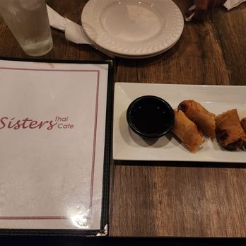 Sisters Thai Cafe - Thai Near Me - Rockford, Illinois