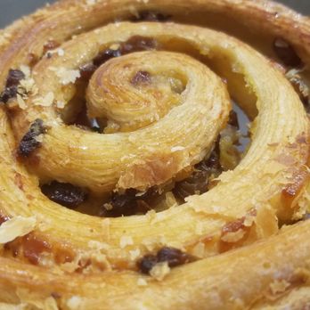 Le Toledo - Roule aux raisins - Bakeries Near Me - Montreal, Quebec Le Toledo - Roule aux raisins - Bakeries Near Me - Montreal, Quebec
