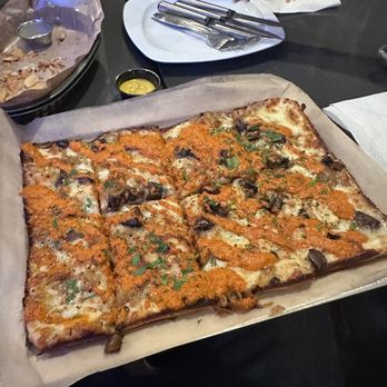 Flyway Brewing - Amazing pizza!!! - Breweries Near Me - Fayetteville, Arkansas Flyway Brewing - Amazing pizza!!! - Breweries Near Me - Fayetteville, Arkansas