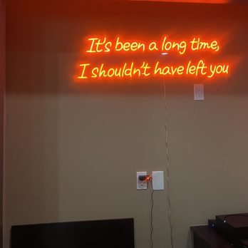 Krave Restaurant & Lounge - Wall decor - Lounges Near Me - Washington, DC, District of Columbia
