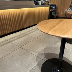 Starbucks - Front counter for ordering