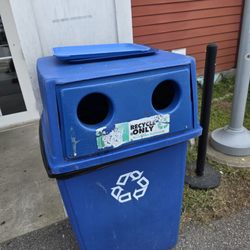 New Hampshire State Liquor Store & Safety Rest Stop - Recycling (and trash) in and around building