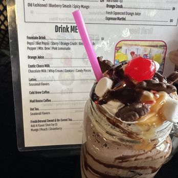 Mad Hatter Cafe / The Looking Glass - This is the exotic choco milk - check out those cute little teddy grahams!!! - Breakfast & Brunch Near Me - Salisbury, Maryland