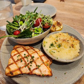 Pacific Catch - Fresh Catch entree, you get your protein & sauce with 2 sides 4/5 - Seafood Near Me - San Diego, California Pacific Catch - Fresh Catch entree, you get your protein & sauce with 2 sides 4/5 - Seafood Near Me - San Diego, California
