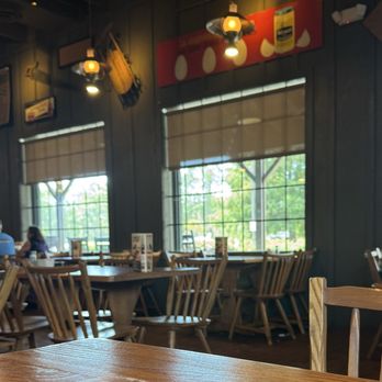 Cracker Barrel Old Country Store - American Near Me - Okatie, South Carolina