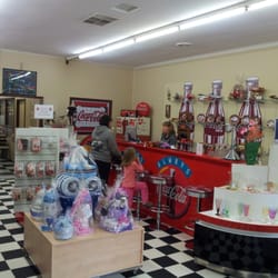 Yesterday's Treasures @ Dee's - Entrance to Yesterdays Treasures