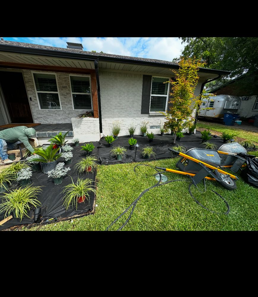 Slide of Mariposa Exteriors