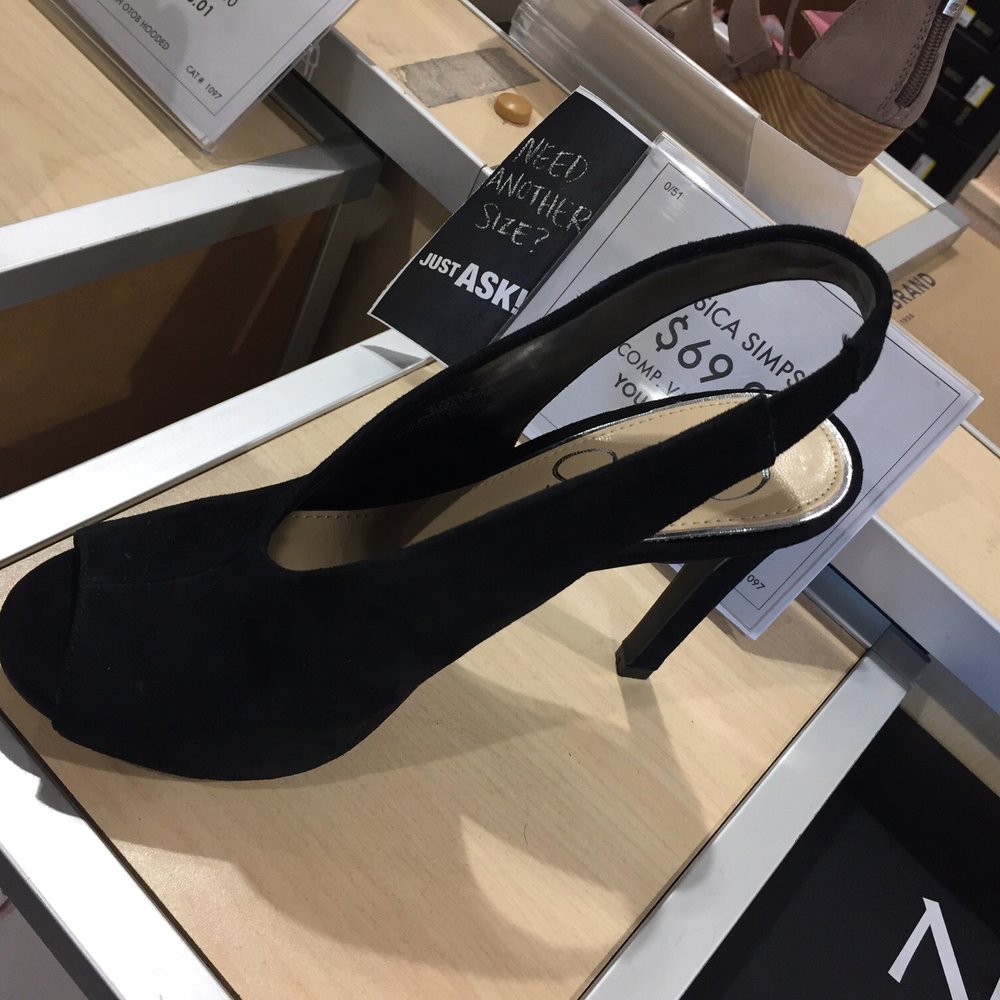 DSW Designer Shoe Warehouse - Ya know... Jessica does know shoes! - Shoe Stores Near Me - Austin, Texas