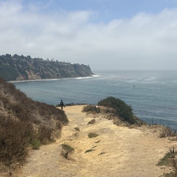 Bluff Cove - Surfer walking down the path! - Beaches Near Me - Palos Verdes Estates, California Bluff Cove - Surfer walking down the path! - Beaches Near Me - Palos Verdes Estates, California