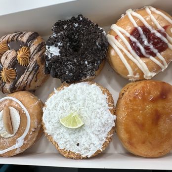 Mojo Donuts - 6 pack $20. Oreo & guava delish - Donuts Near Me - Pembroke Pines, Florida Mojo Donuts - 6 pack $20. Oreo & guava delish - Donuts Near Me - Pembroke Pines, Florida