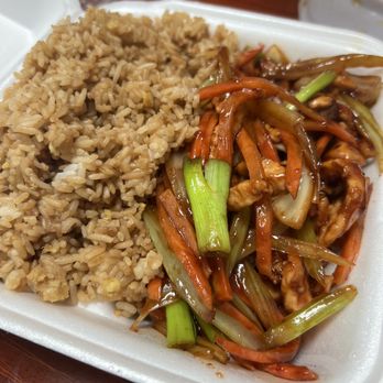 China Taste - Chicken Szechuan Lunch comes with soup or spring roll - Chinese Near Me - Fairfax, Virginia China Taste - Chicken Szechuan Lunch comes with soup or spring roll - Chinese Near Me - Fairfax, Virginia