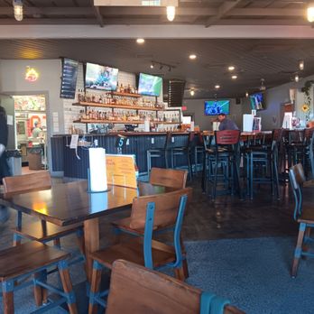 Pop Up Chicken Shop - Dining area - Chicken Shop Near Me - Bloomington, Illinois