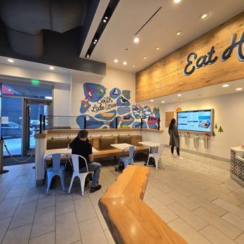 Mendocino Farms - Interior - Salad Near Me - Seattle, Washington