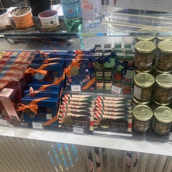 Venchi - Spreads, bars, boxes at register - Gelato Near Me - King of Prussia, Pennsylvania Venchi - Spreads, bars, boxes at register - Gelato Near Me - King of Prussia, Pennsylvania