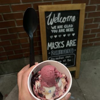 Salt & Straw - Something from their seasonal berries, berries, berries menu! - Ice Cream & Frozen Yogurt Near Me - Seattle, Washington Salt & Straw - Something from their seasonal berries, berries, berries menu! - Ice Cream & Frozen Yogurt Near Me - Seattle, Washington