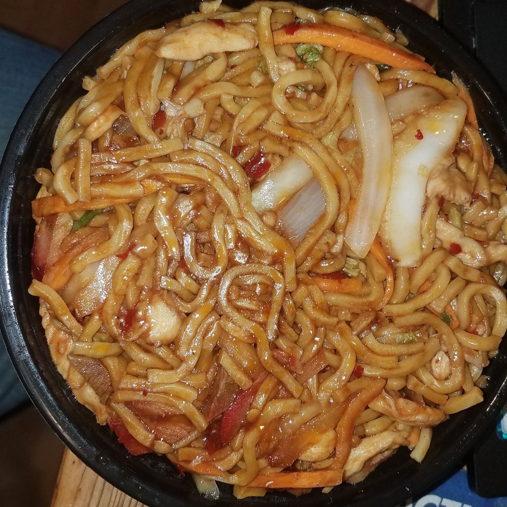 Main Moon Chinese Restaurant - Szechuan Lo Mein - Chinese Near Me - Simsbury, Connecticut