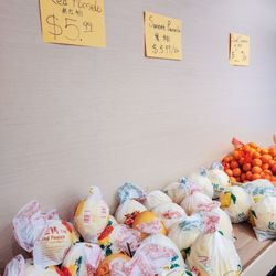 B’Cen Fruit Boutique - Imported pomelo from China