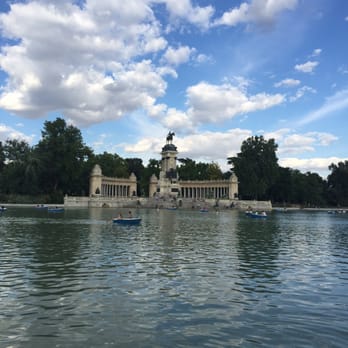 Estanque Grande del Buen Retiro - Parks Near Me - Madrid, M