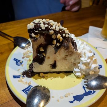 Duke's Waikiki - Hula pie - Hawaiian Near Me - Honolulu, Hawaii Duke's Waikiki - Hula pie - Hawaiian Near Me - Honolulu, Hawaii