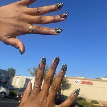 US Nails - Stiletto cat eye design - Nail Salons Near Me - San Diego, California US Nails - Stiletto cat eye design - Nail Salons Near Me - San Diego, California