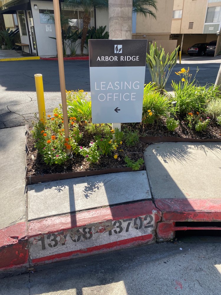 ARBOR RIDGE APARTMENTS Updated September 2024 24 Photos & 19