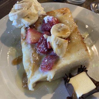 Honeybear Cafe - Tres Leches French Toast - Breakfast & Brunch Near Me - Chicago, Illinois