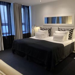 Hotel Fabian - Comfortable king bed