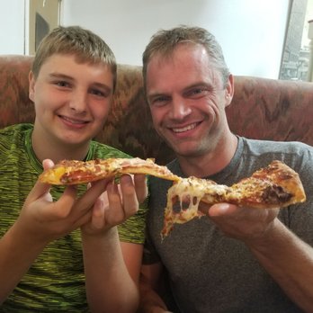 Giovanni Mountain Pizza - Two hungry campers and paddlers in Pizza Heaven - Pizza Near Me - Mill City, Oregon Giovanni Mountain Pizza - Two hungry campers and paddlers in Pizza Heaven - Pizza Near Me - Mill City, Oregon