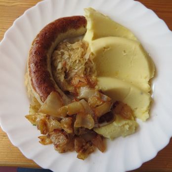 Apfelwein Wagner - Homemade bratwurst, potato purée, sauerkraut - German Near Me - Frankfurt, HE