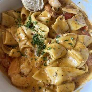 26 Beach Restaurant - Creole shrimp Pasta - New American Near Me - Venice, California 26 Beach Restaurant - Creole shrimp Pasta - New American Near Me - Venice, California