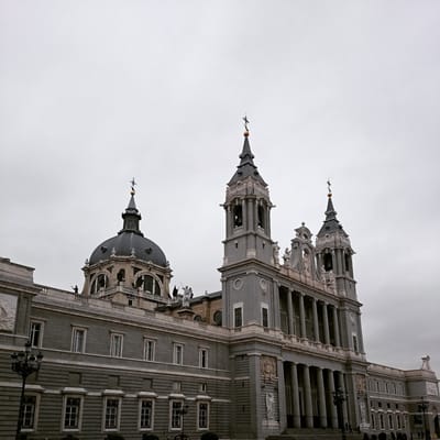 Catedral de Santa María la Real de la Almudena by null