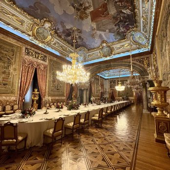Palacio Real de Madrid - Landmarks & Historical Buildings Near Me - Madrid, M Palacio Real de Madrid - Landmarks & Historical Buildings Near Me - Madrid, M