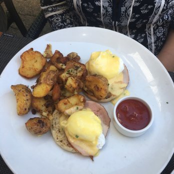 Dockside Restaurant - Eggs Benedict poached eggs, back bacon, english muffin, hollandaise, smashed breakfast potatoes - Seafood Near Me - Vancouver, British Columbia