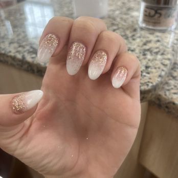 Nails On 5th - Nail Salons Near Me - Columbus, Ohio