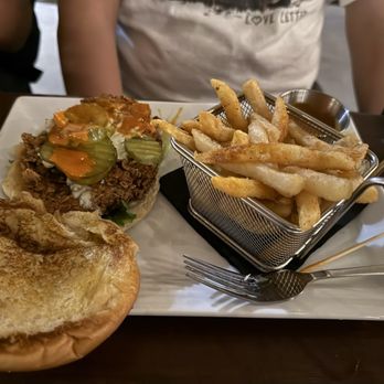 Muck & Fuss - Burgers Near Me - New Braunfels, Texas Muck & Fuss - Burgers Near Me - New Braunfels, Texas