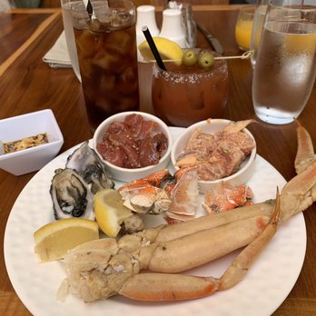 La Hiki - First round! Crab, oysters and fresh ahi poke!!! - Breakfast & Brunch Near Me - Kapolei, Hawaii La Hiki - First round! Crab, oysters and fresh ahi poke!!! - Breakfast & Brunch Near Me - Kapolei, Hawaii