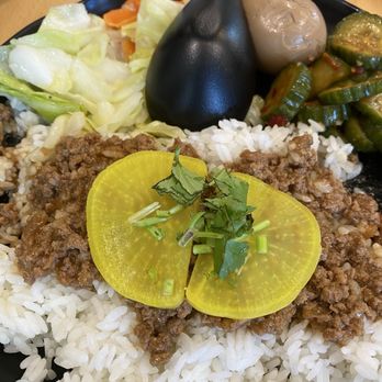Yi Mei - Minced meat with rice combo - Taiwanese Near Me - San Gabriel, California Yi Mei - Minced meat with rice combo - Taiwanese Near Me - San Gabriel, California