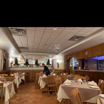 Tero's Restaurant - a restaurant with tables and chairs - Seafood Near Me - Lyndhurst, New Jersey