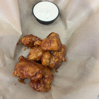 Chuck E. Cheese - Medium Wings - Pizza Near Me - Sunrise, Florida Chuck E. Cheese - Medium Wings - Pizza Near Me - Sunrise, Florida
