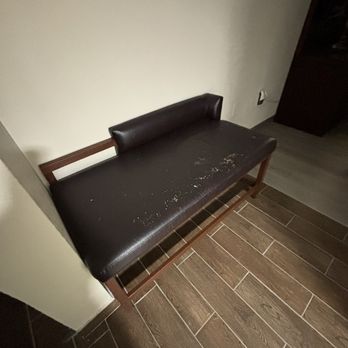 Comfort Inn - Workout couch - Hotels Near Me - Kings Mountain, North Carolina