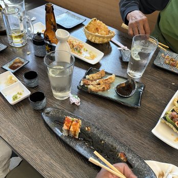 Hangetsu Sushi - My favorite sushi restaurant on hwy 1. Great service great food and right near the beach. - Japanese Near Me - Half Moon Bay, California Hangetsu Sushi - My favorite sushi restaurant on hwy 1. Great service great food and right near the beach. - Japanese Near Me - Half Moon Bay, California